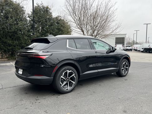 New 2026 Chevrolet Equinox EV LT AWD/4WD image 9