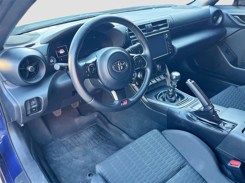 Used 2022 Toyota GR86 image 9