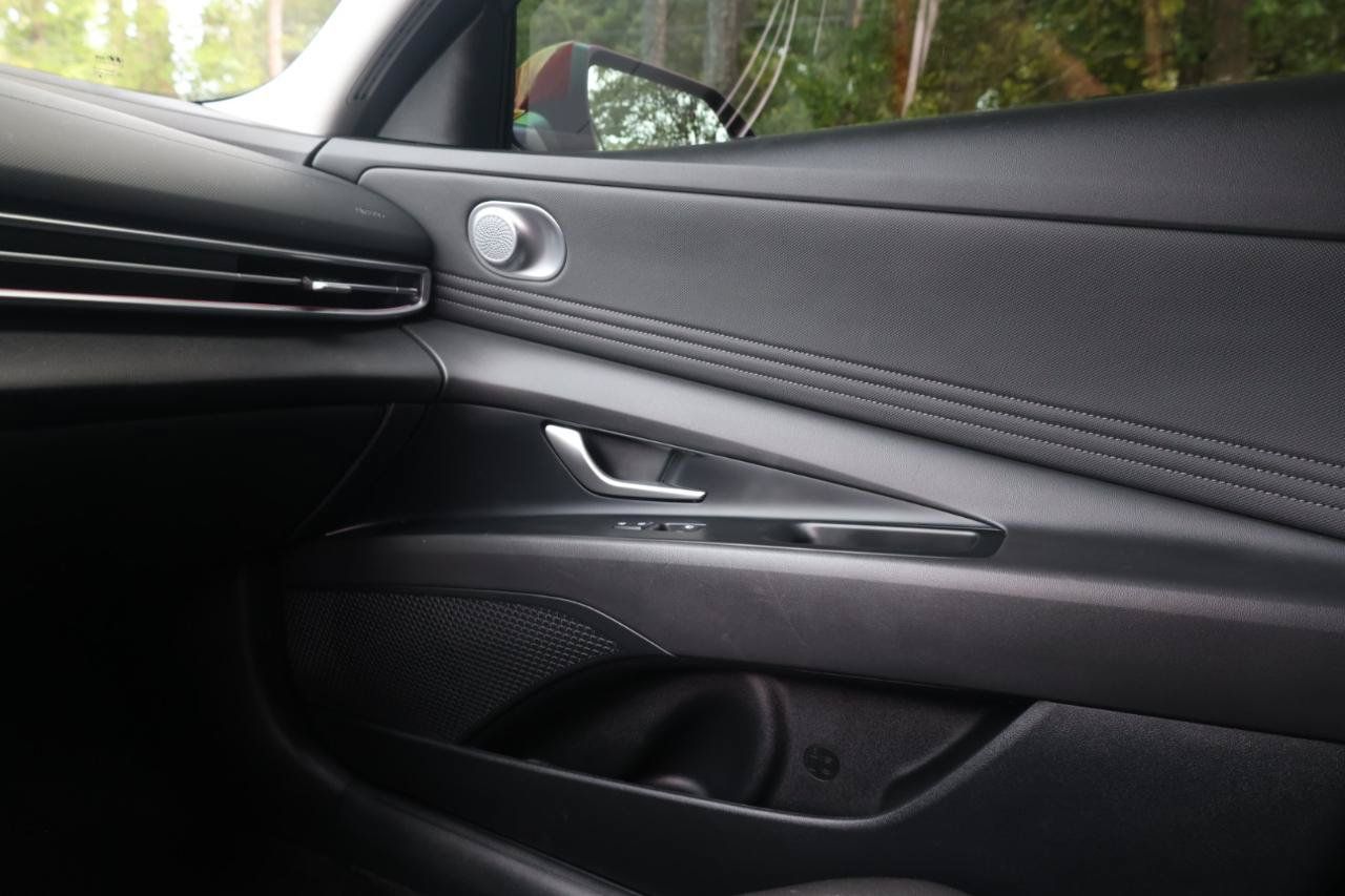 Used 2024 Hyundai Elantra SEL w/ Convenience Package FWD image 14