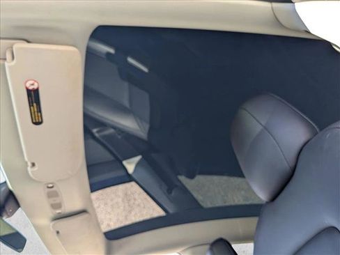 Used 2022 Tesla Model Y Long Range image 16