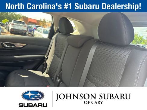 Used 2018 Nissan Rogue SV w/ Sun & Sound Touring Package FWD image 21