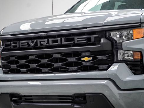 Used 2025 Chevrolet Silverado 1500 Custom RWD image 2
