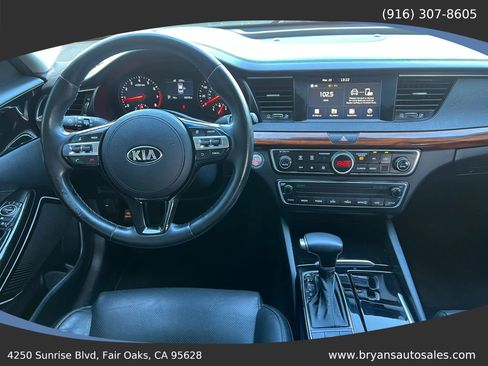 Used 2017 Kia Cadenza Premium image 19