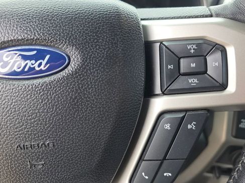 Used 2018 Ford F150 Lariat w/ Equipment Group 502A Luxury AWD/4WD image 15