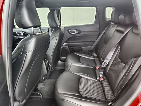 New 2026 Jeep Compass Latitude image 30