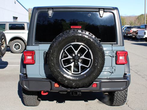 Used 2025 Jeep Wrangler Unlimited Rubicon image 4