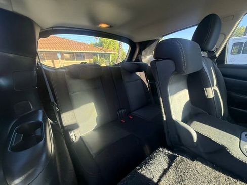 Used 2020 Nissan Pathfinder S image 16