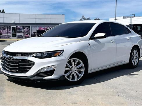 Used 2019 Chevrolet Malibu LT w/ Leather Package image 2