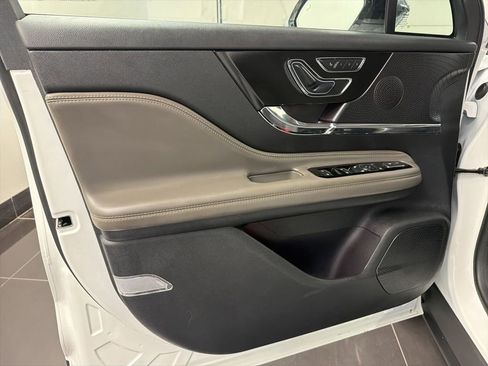 Used 2023 Lincoln Corsair AWD w/ Equipment Group 101A image 28