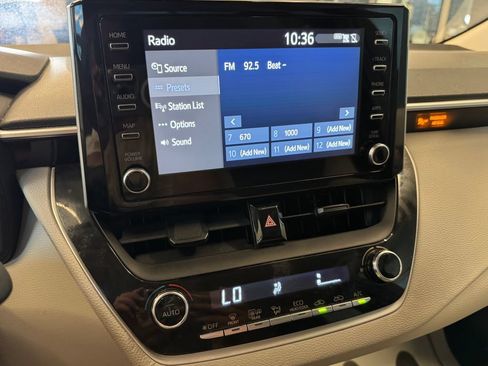 Used 2020 Toyota Corolla LE FWD image 13