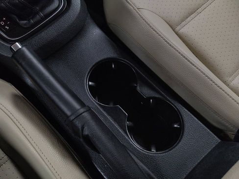 Used 2017 Volkswagen Jetta SE image 26