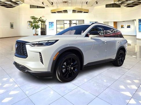 Certified 2025 INFINITI QX60 Luxe w/ Black Edition image 3