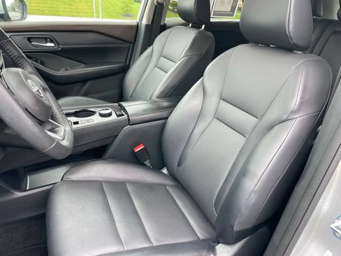 Certified 2023 Nissan Rogue SV w/ SV Premium Package AWD/4WD image 7