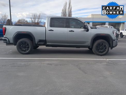 Used 2024 GMC Sierra 3500 Denali Ultimate image 7