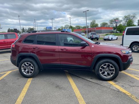 Used 2022 Jeep Cherokee Trailhawk w/ Sun, Sound & Nav Group AWD/4WD image 6