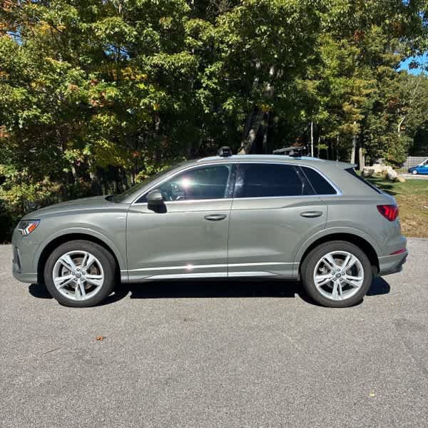 Used 2020 Audi Q3 2.0T Premium Plus w/ Premium Plus Package AWD/4WD image 2