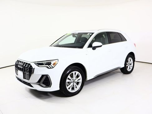 Used 2023 Audi Q3 2.0T Premium w/ Convenience Package image 12