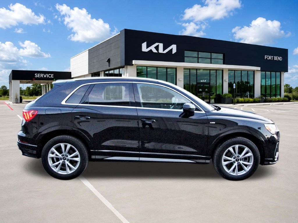 Used 2022 Audi Q3 2.0T Premium Plus w/ Premium Plus Package AWD/4WD image 4
