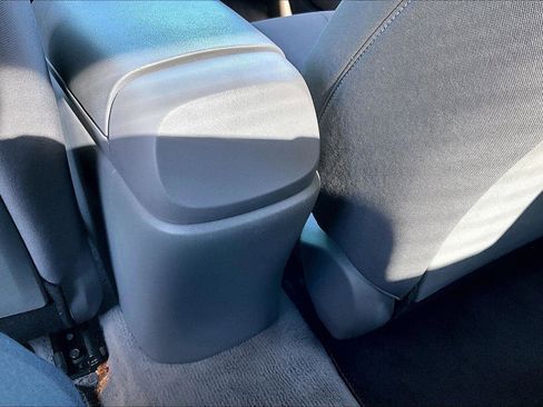 Used 2023 Hyundai Elantra Blue image 31