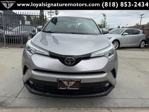 Used 2018 Toyota C-HR XLE FWD image 2