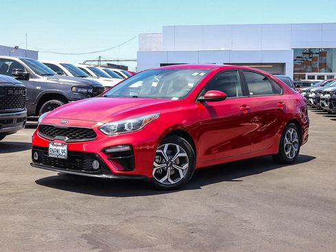Used 2020 Kia Forte LXS FWD image 1