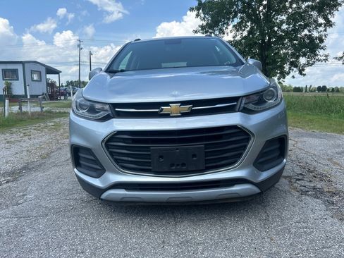 Used 2018 Chevrolet Trax LT w/ LT Convenience Package FWD image 24