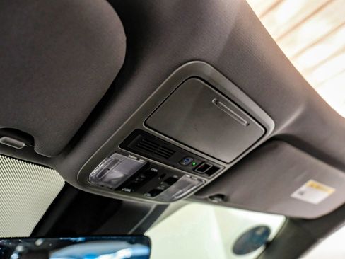 Used 2018 Honda Odyssey Touring image 25