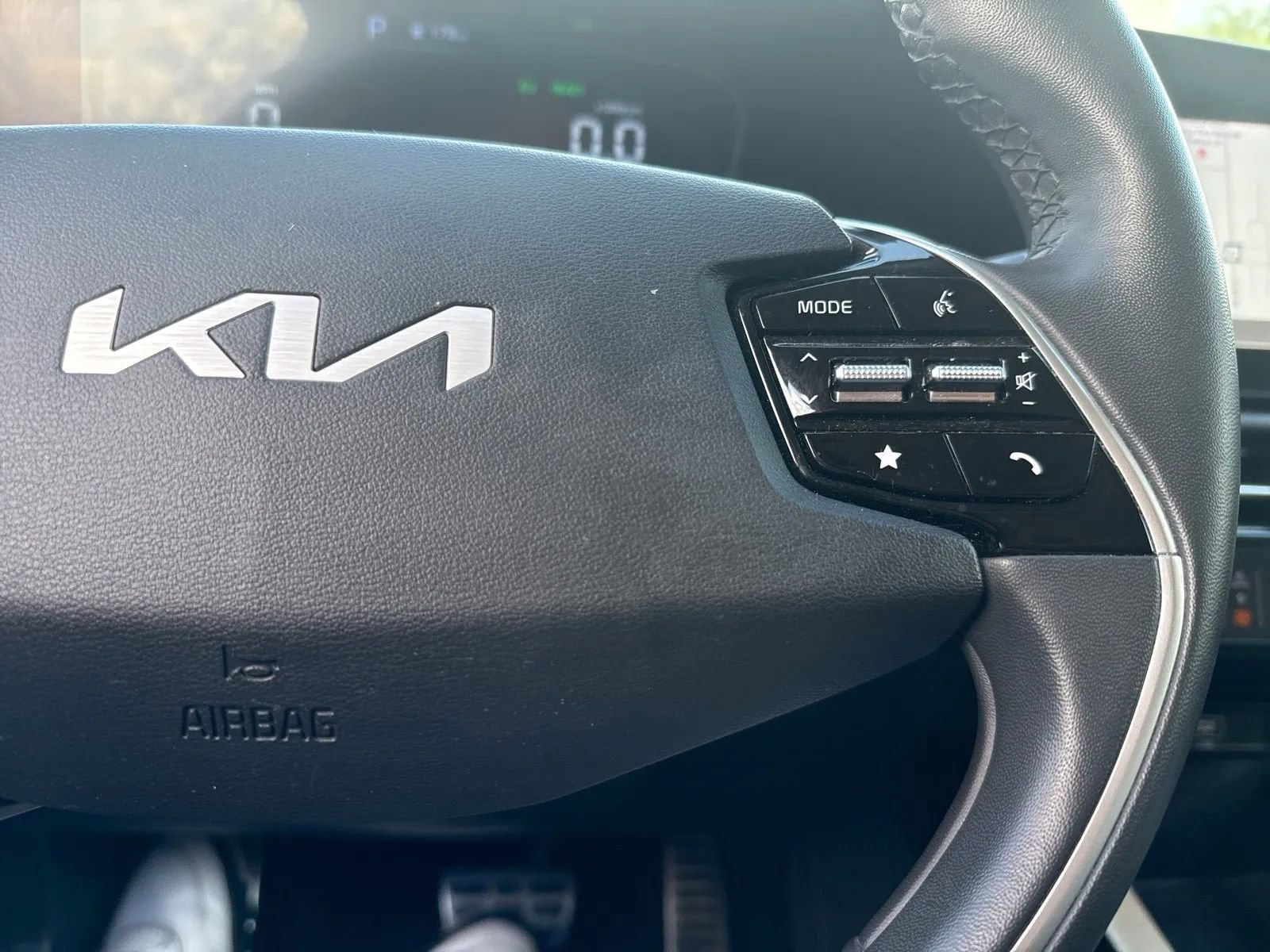 Used 2023 Kia Niro EX Touring FWD image 18