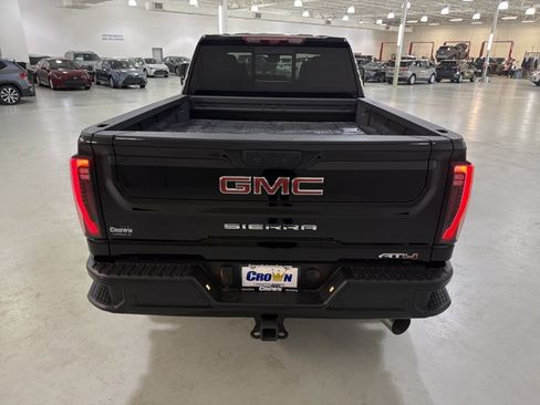 Used 2025 GMC Sierra 3500 AT4 w/ AT4 Premium Plus Package AWD/4WD image 8