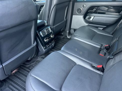 Used 2020 Land Rover Range Rover HSE image 11