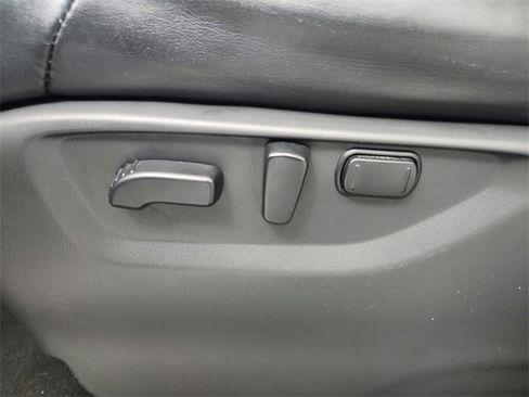 Used 2021 Nissan Armada SL w/ Captain's Chairs Package image 20