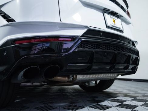 Used 2024 Lamborghini Urus S AWD/4WD image 21