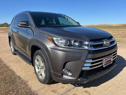 Used 2017 Toyota Highlander Limited