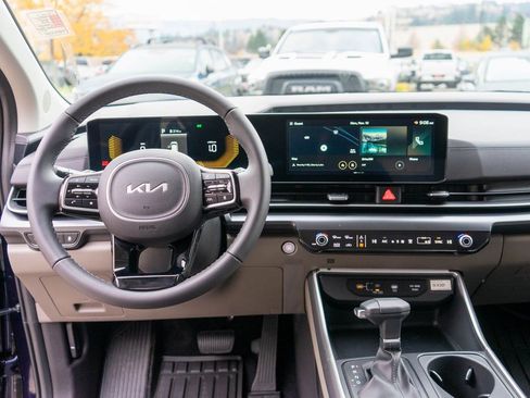 New 2026 Kia Carnival image 16