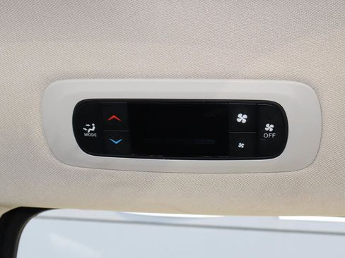 Used 2023 Chrysler Voyager LX FWD image 20
