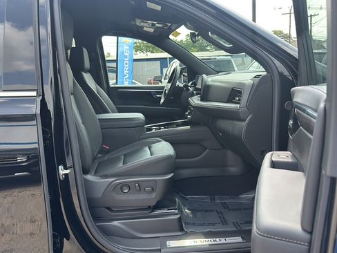 Used 2026 Chevrolet Suburban LT AWD/4WD image 14