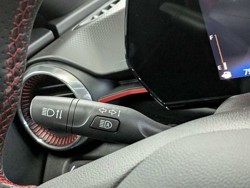 New 2025 Chevrolet Trax RS w/ Sunroof Package image 27