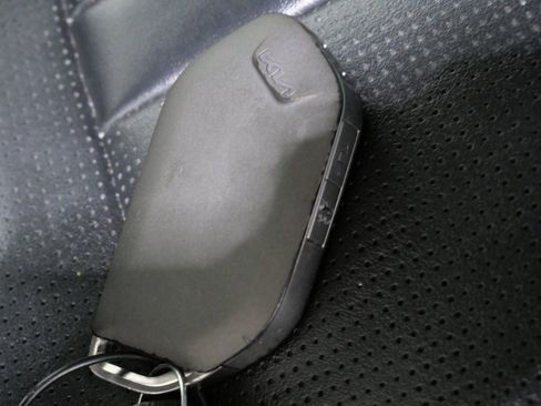 Used 2024 Kia Sorento S image 30