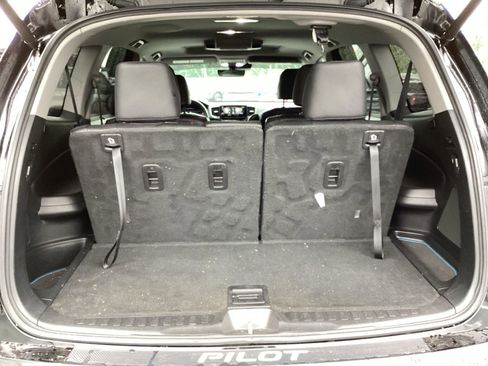 Used 2020 Honda Pilot Touring image 4