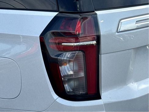 Used 2024 Chevrolet Tahoe High Country w/ Advanced Technology Package image 6