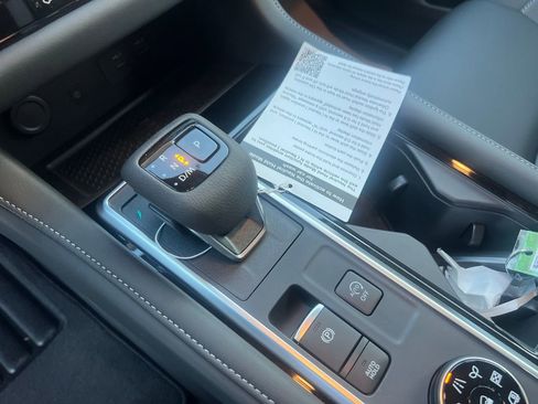 New 2025 Nissan Pathfinder SL w/ Lighting Package (N92) image 24