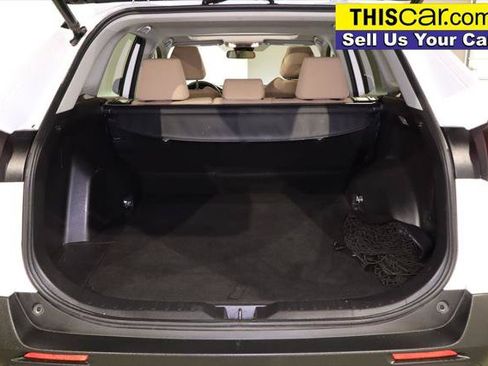 Used 2019 Toyota RAV4 XLE FWD image 31