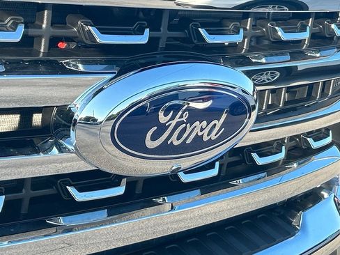 New 2026 Ford F250 XLT w/ XLT Premium Package AWD/4WD image 19