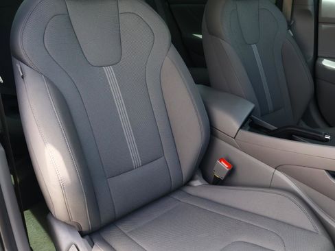 Used 2026 Hyundai Elantra SE FWD image 15