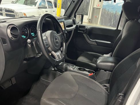 Used 2017 Jeep Wrangler Unlimited Sport image 12