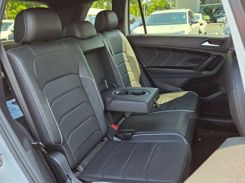 Used 2022 Volkswagen Tiguan SEL R-Line AWD/4WD image 64
