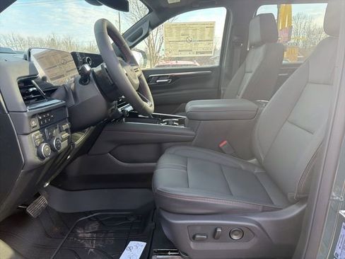 New 2026 Chevrolet Suburban RST w/ Comfort Package AWD/4WD image 26