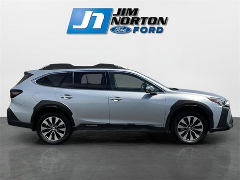 Used 2023 Subaru Outback Touring image 2