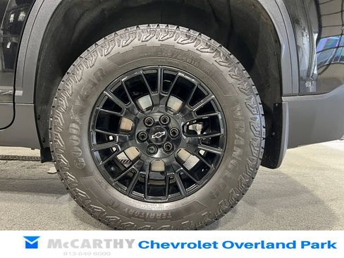 Used 2025 Chevrolet Traverse Z71 w/ Enhanced Driving Package AWD/4WD image 31