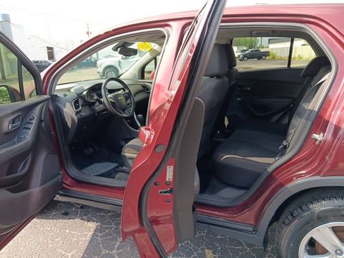 Used 2017 Chevrolet Trax LS FWD image 8